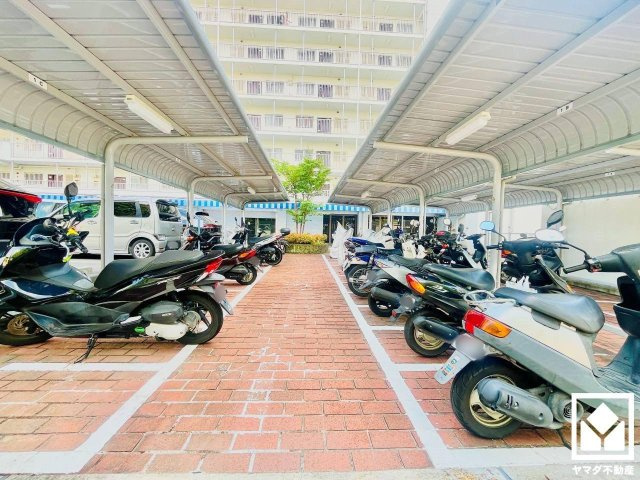 桂川ハイツ1号館の駐輪場