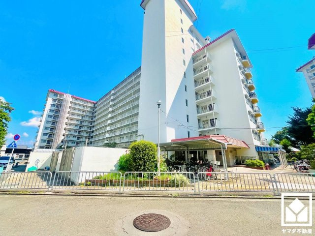 桂川ハイツ1号館の外観