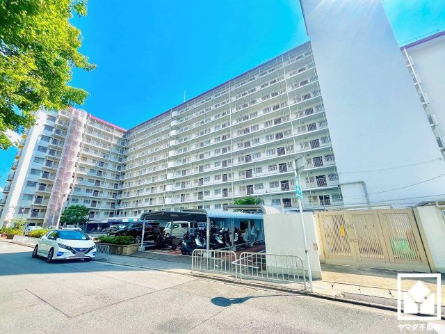 桂川ハイツ1号館の外観