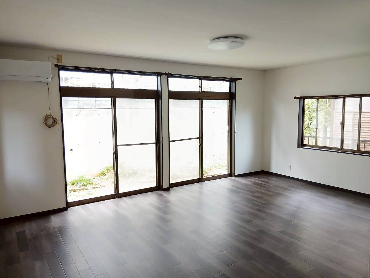 吉見町玉嶋貸家の居間・リビング