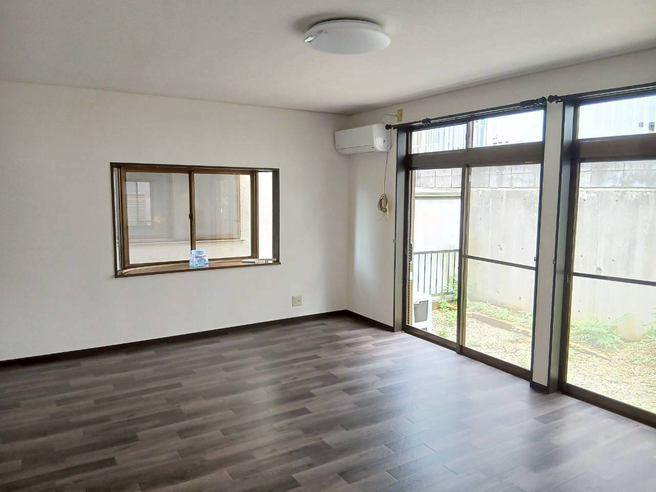 吉見町玉嶋貸家の居間・リビング