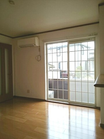 ウィルレジデンスⅠの居間・リビング|こちらのリビングで趣味の時間をお楽しみください