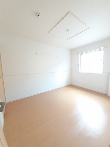 ラ・ゴロンドリーナＢの内装|明るい色調の室内です