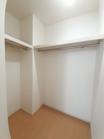 ラ・ゴロンドリーナＢの収納|ちょっとした収納スペースも充実しています