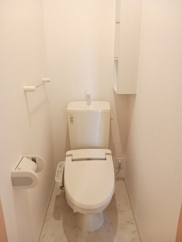 ボヌール旭野のトイレ|落ち着いた色調のトイレです