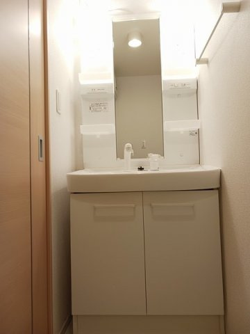 ボヌール旭野の洗面所|広い洗面スペース