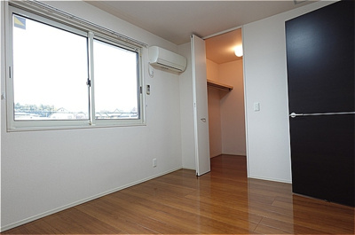 【洋室】 | エフ・イースト | ２Ｆ・北洋室ウォークインクローゼット