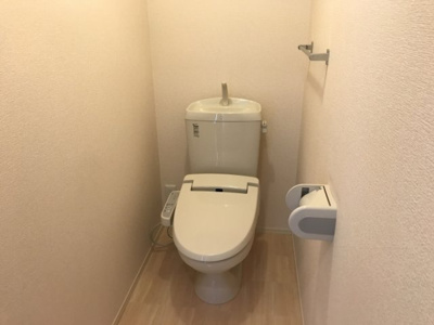 【トイレ】 | エフ・イースト | 温水洗浄暖房便座のトイレ