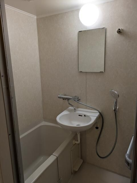 グランシャリオ蓮沼の浴室