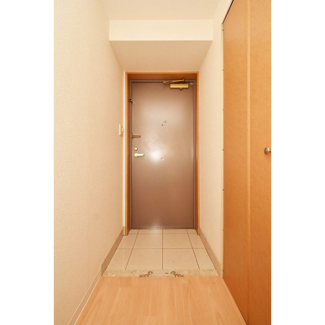 ロイヤルヒル神戸三ノ宮Ⅱの玄関|ゆったりとした玄関です