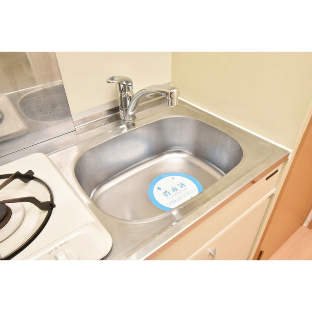 ロイヤルヒル神戸三ノ宮Ⅱのキッチン|きれいなキッチンです