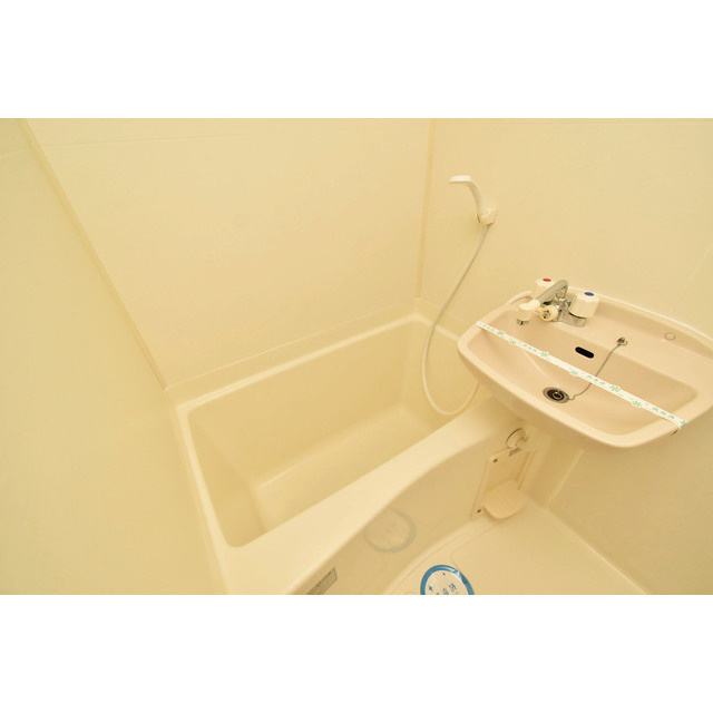 ロイヤルヒル神戸三ノ宮Ⅱの浴室|日々の疲れを癒すお風呂付です