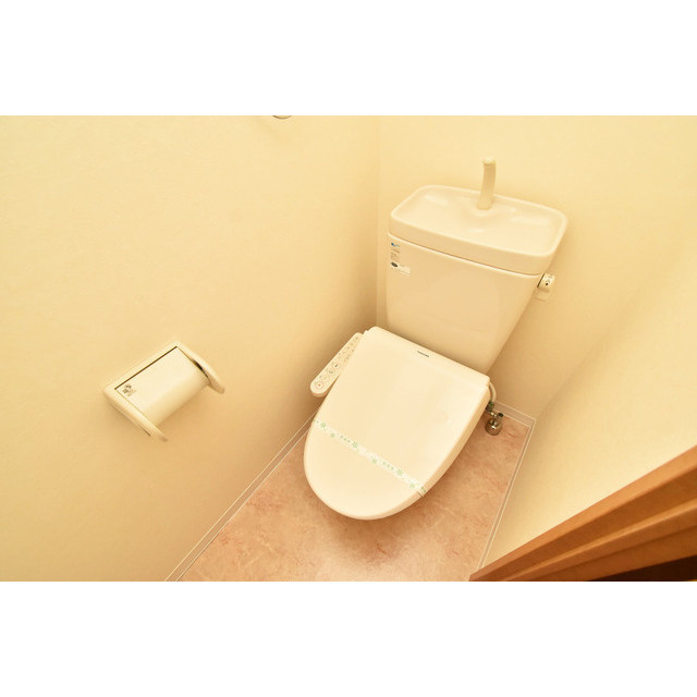 ロイヤルヒル神戸三ノ宮Ⅱのトイレ|シンプルで使いやすいトイレです