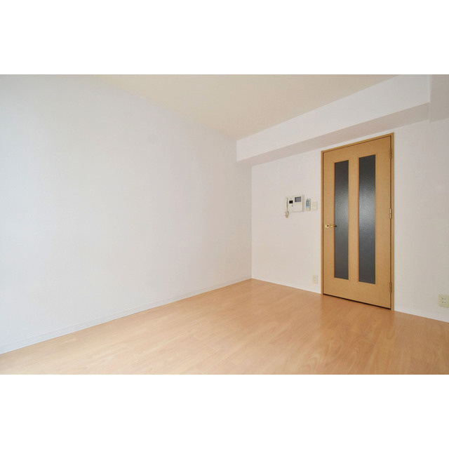 ロイヤルヒル神戸三ノ宮Ⅱの居間・リビング|ゆったり過ごせる居間です