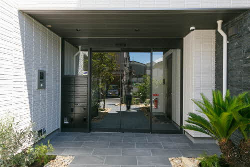 シャーメゾン　カーサレジオのエントランス