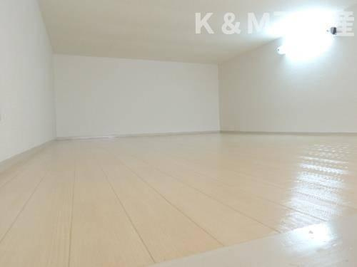 ジュネパレス北柏の居間・リビング|こちらのリビングで趣味の時間をお楽しみください