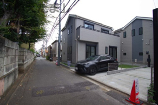 【前面道路含む現地写真】