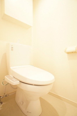 【トイレ】 | リブリ・リエゾン | 収納付きの温水洗浄便座