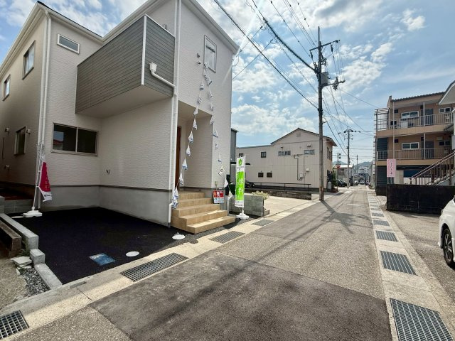 高知市桟橋通第一　1号棟の前面道路含む現地写真|前面道路含む現地写真です