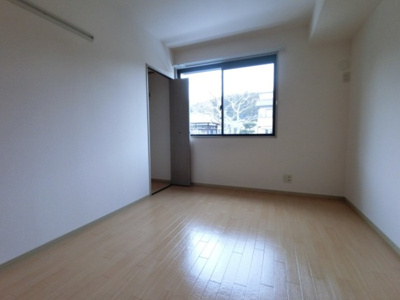 【洋室】 | ラスリーズ | 北洋室（収納有り）