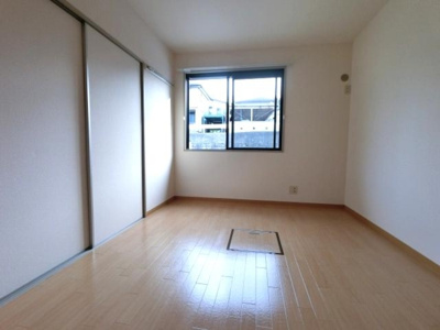 【洋室】 | ラスリーズ | 南洋室