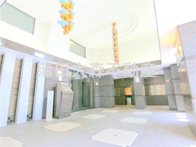 ルーブル蒲田南のエントランス|防犯カメラTVモニター付オートロック宅配BOXメールBOX管理人室　エントランス　