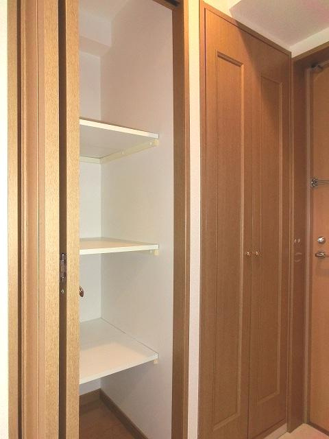 RESIDIA上野池之端のその他共用部分|レジディア上野池之端の玄関収納です