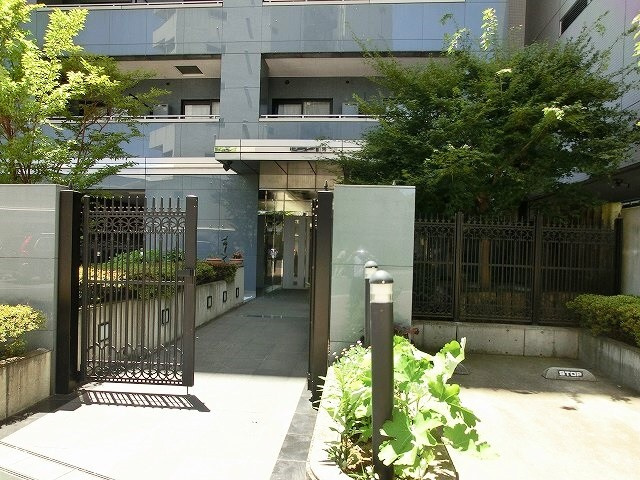 RESIDIA上野池之端の設備|レジディア上野池之端のエントランスです