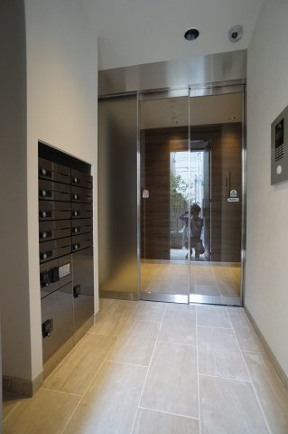 Ｓａｌａｍａｚｉｌのエントランス|宅配BOXも完備しています