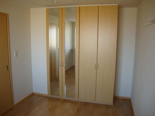 マッセリア雅の収納|北洋室ミラー付収納