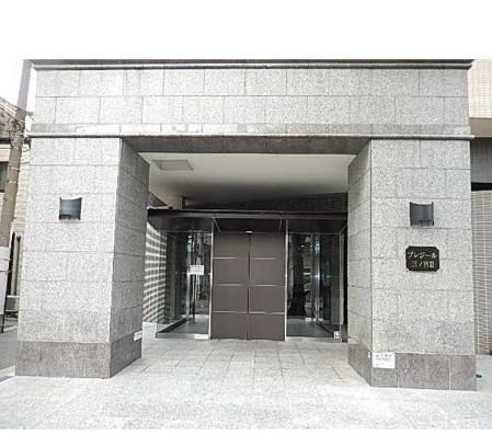 プレジール三ノ宮Ⅲのエントランス