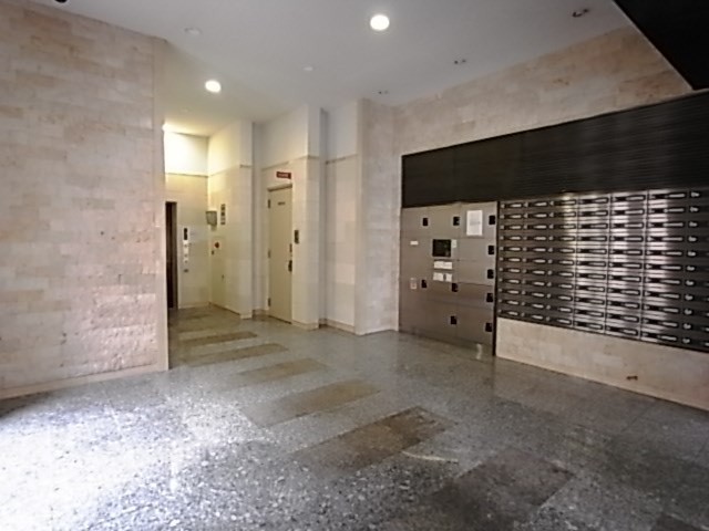 プレジール三ノ宮Ⅲのロビー