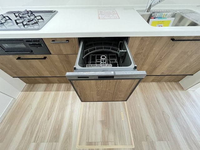 【キッチン】 | 福岡市西区今宿東1丁目1期　1号棟（全3棟）【仲介手数料無料・0円】 | 施工例。施工例は完成時と異なる場合があります。