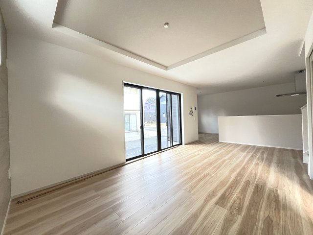 【内装】 | 福岡市西区今宿東1丁目1期　1号棟（全3棟）【仲介手数料無料・0円】 | 施工例。リビングです。施工例は完成時と異なる場合があります。