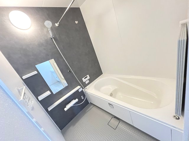 【浴室】 | 福岡市西区今宿東1丁目1期　2号棟（全3棟）【仲介手数料無料・0円】 | 施工例。浴室です。施工例は完成時と異なる場合があります。