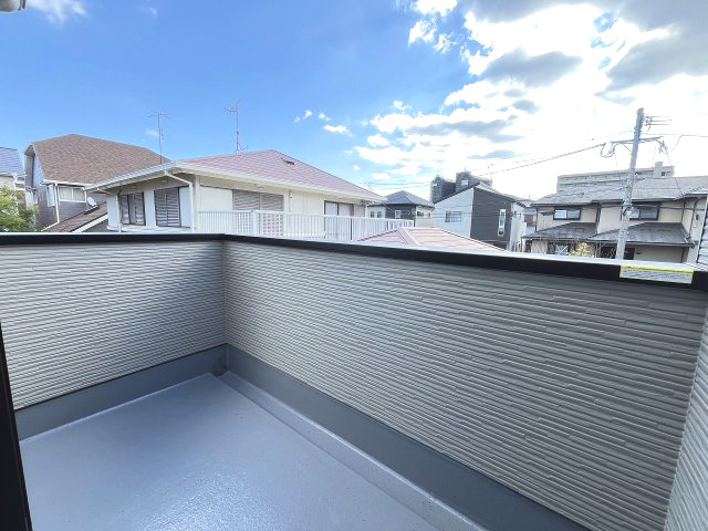 【バルコニー】 | 福岡市西区今宿東1丁目1期　2号棟（全3棟）【仲介手数料無料・0円】 | 施工例。施工例は完成時と異なる場合があります。