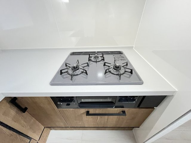 【キッチン】 | 福岡市西区今宿東1丁目1期　2号棟（全3棟）【仲介手数料無料・0円】 | 施工例。施工例は完成時と異なる場合があります。