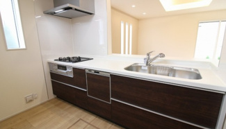 【居間・リビング】 | 府中市四谷４丁目　全５棟　2号棟　仲介手数料無料