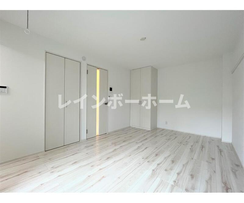 【仲介手数料：50％OFF】対象物件！の居間・リビング|こちらの居間で趣味の時間をお楽しみください