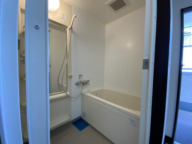 イシモビルの浴室