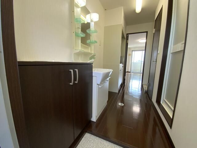 イシモビルの玄関