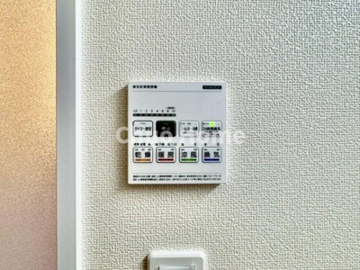 【冷暖房・空調設備】 | 葛飾区東水元3丁目新築分譲住宅 | 【浴室乾燥機】暖房・冷風・換気・乾燥が可能です。毎日を快適に過ごせるうれしい機能が揃っています。雨の日の洗濯物も安心です。