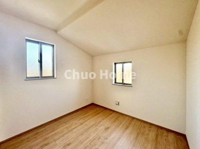 【子供部屋】 | 葛飾区東水元3丁目新築分譲住宅 | 【子供部屋】お子様を持つ家庭の約6割が「家族や子どものため」に購入を希望。入学後の転校を避け、広い空間でのびのび育てたいなどの親心が、家探しのきっかけになっているようです。