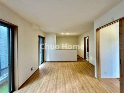 【居間・リビング】 | 葛飾区東水元3丁目新築分譲住宅 | 【居間・リビング】「ＬＤＫは家族団らんをデザイン」広いＬＤＫでは家族が集まり一緒の時間を過ごせる工夫がされております。何気ない一日の当たり前のひとコマがいつか一生の宝物になります