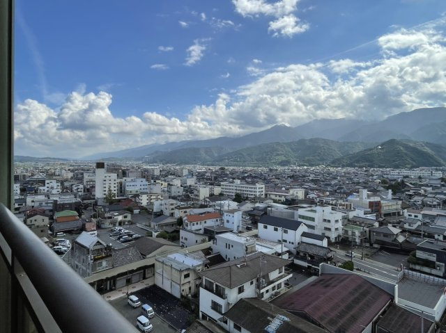 ポレスター西条の展望|12階に位置しているため眺望・陽当たり良好です