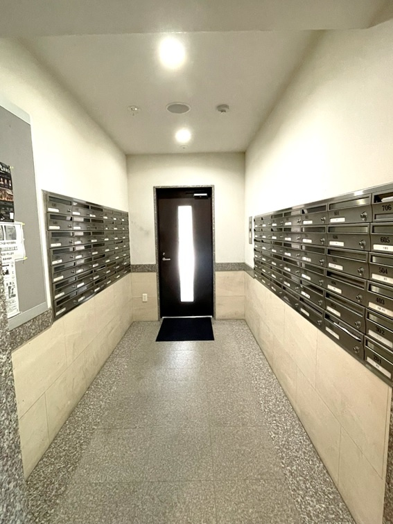 ポレスター西条のその他共用部分|1階共用部です