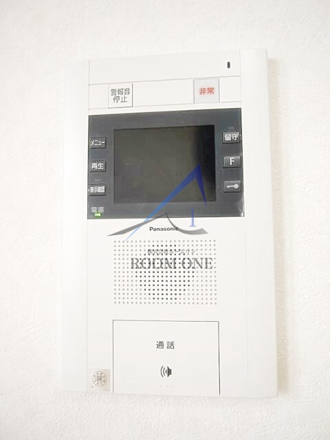 ルーブル新丸子のセキュリティ|モニター付きインターホンです。