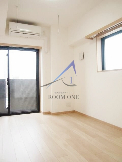 ルーブル新丸子の居間・リビング|洋室のお部屋です。