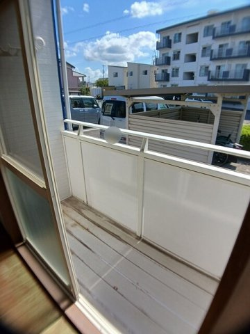 ローズパーク戸ケ崎　　 刈谷市近郊の賃貸はクラスホームのバルコニー|外からの目が気にならないバルコニーで洗濯物が干せます