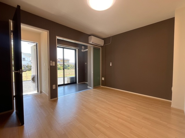 グランハイツNの居間・リビング